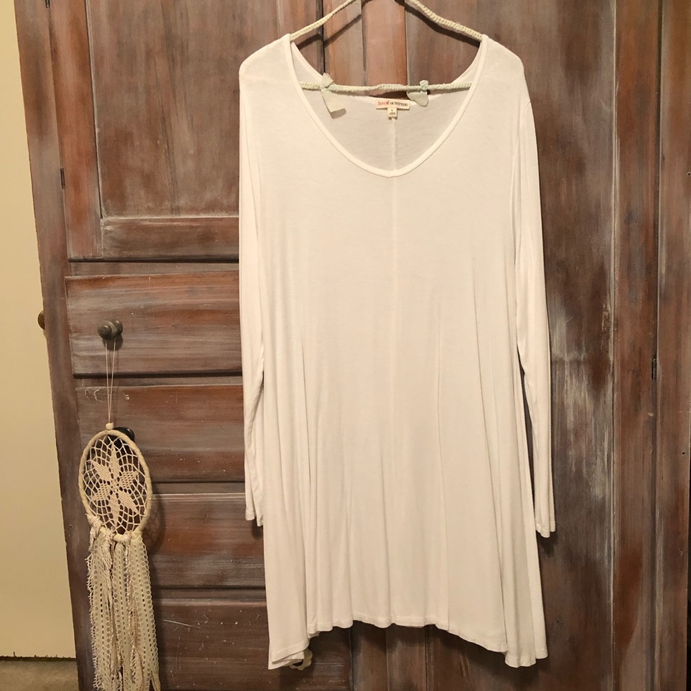 White long sleeve dress